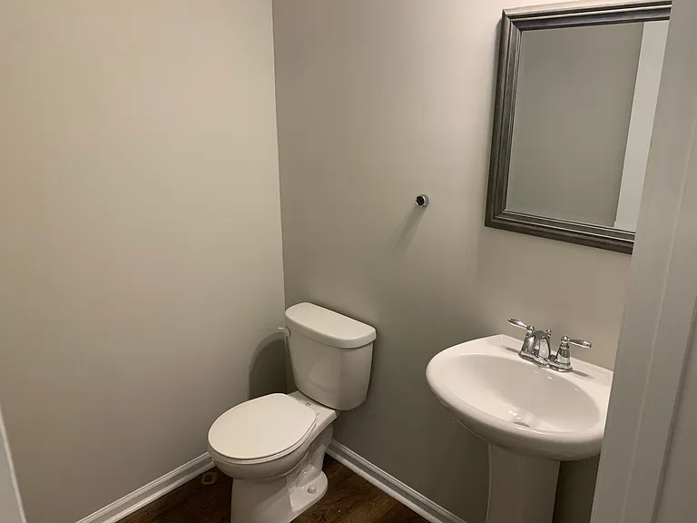 144 Daisy Ave — Photo 5
