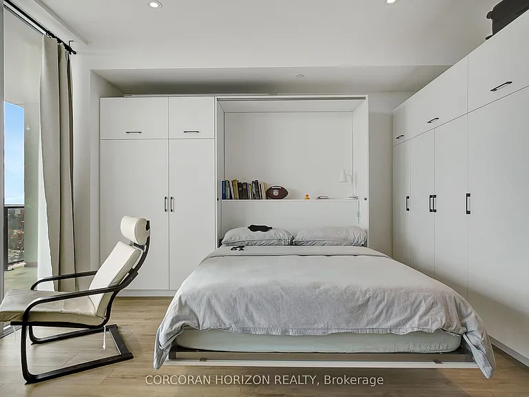 741 King St W #1710 — Photo 15