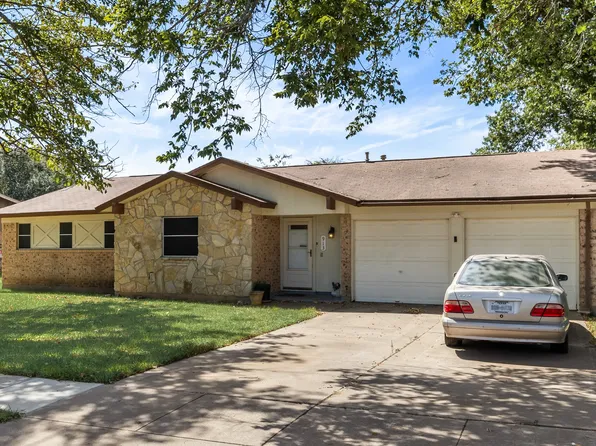 913 Redbud St, Crowley, TX 76036