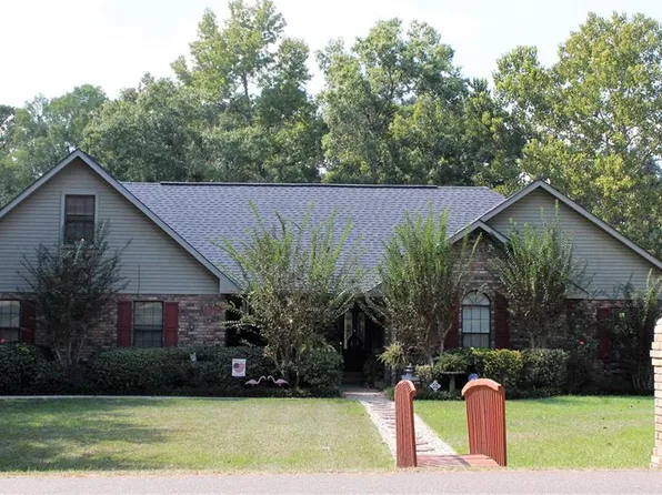 420 Garnet St, Pineville, LA 71360