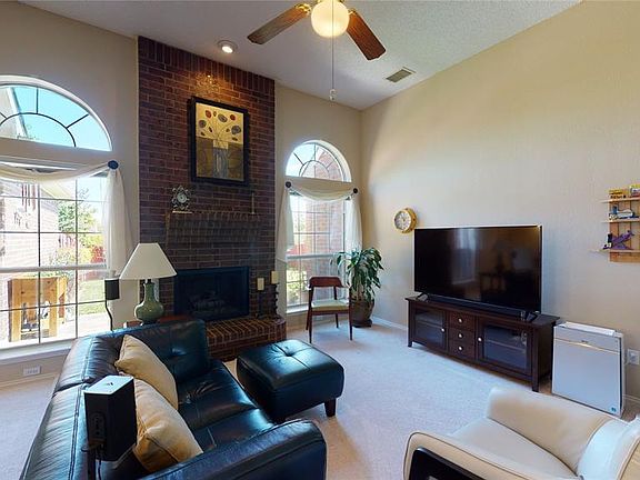2nd image of 1649 Waterford Dr