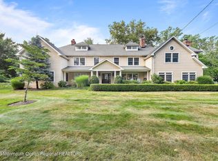 4 Belknap Ln, Rumson, NJ 07760
