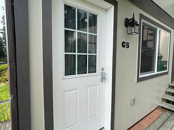 2nd image of 1820G5 Larch St