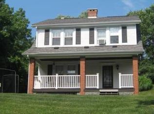 2013 Whitfield Ln, Finleyville, PA
