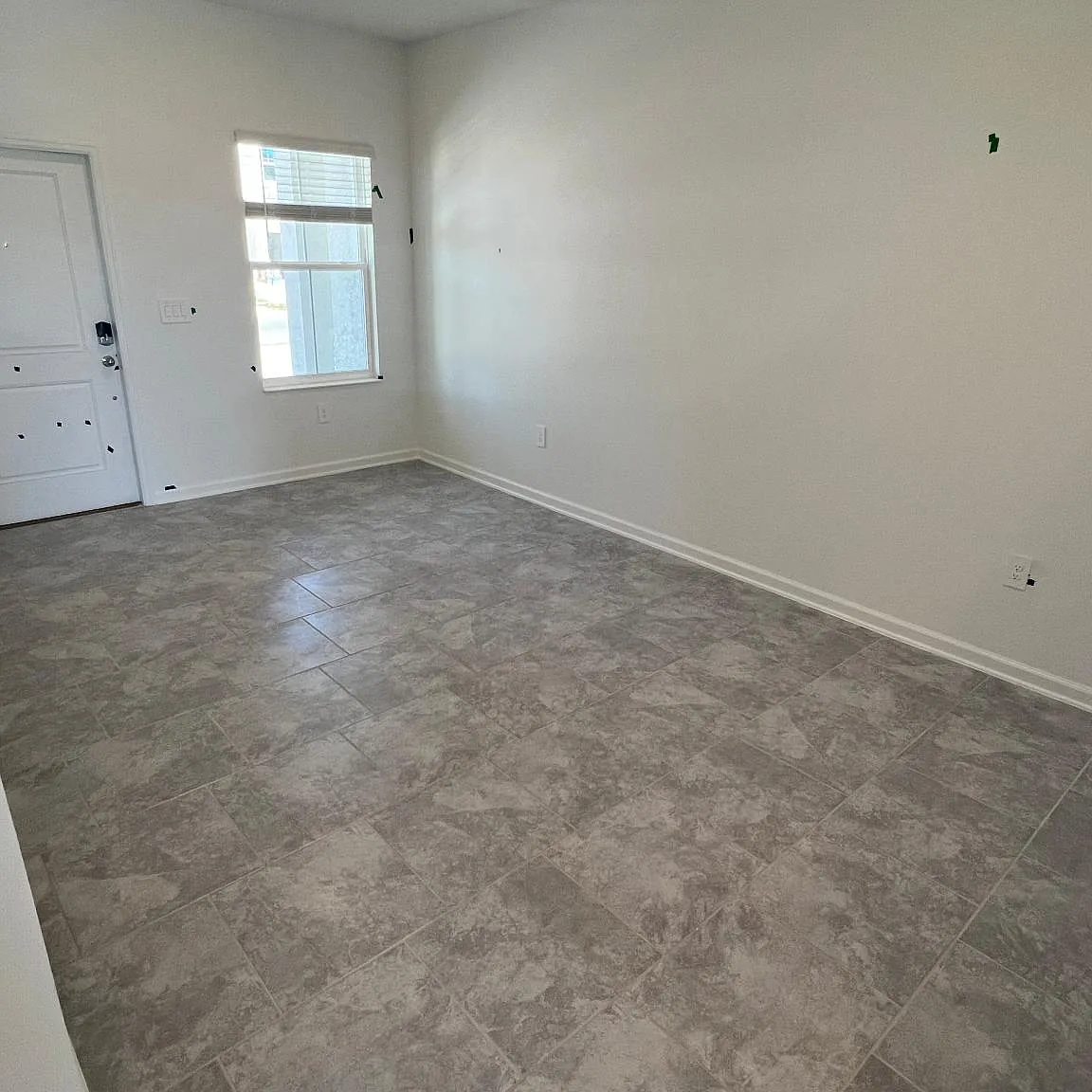 3 bed, 2.5 bath, 1834 sqft, $2,000 — Photo 2