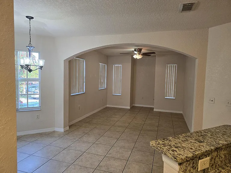 144 SW Peacock Blvd #23-201 — Photo 6