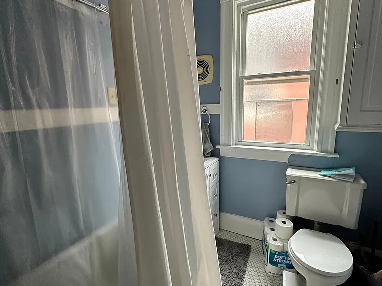 2117 Hudson Ave — Photo 11