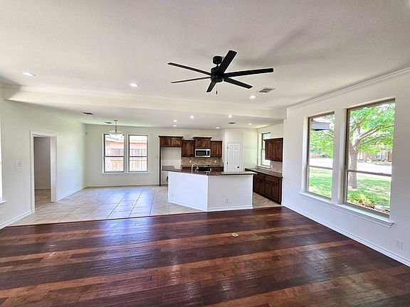 4th image of 5913 Pedernales Dr