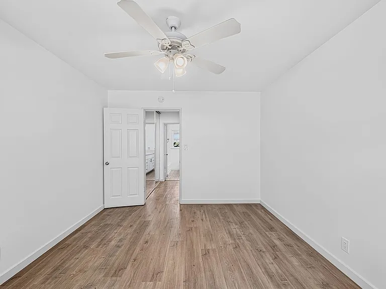 1521 E 2nd Street — Photo 30