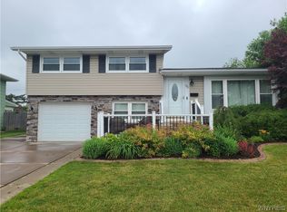 96 Glendale Dr, Tonawanda, NY 14150