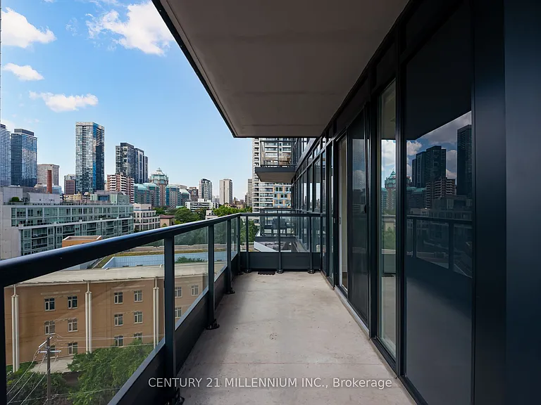 159 Wellesley St E #708 — Photo 12