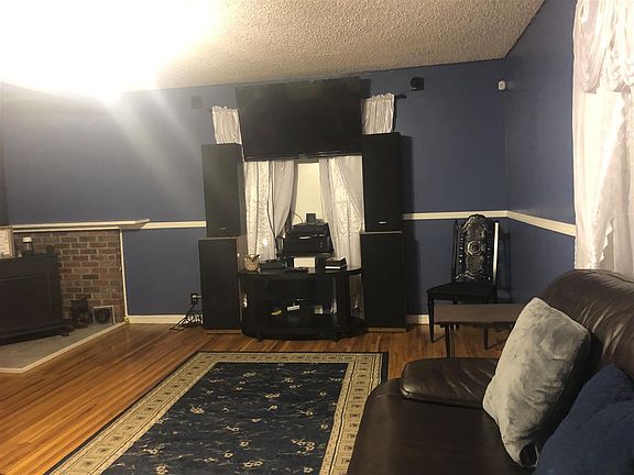 2nd image of 1709 4th Ave