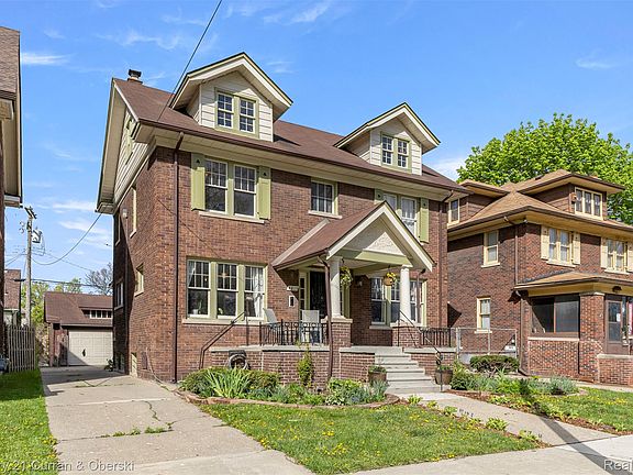 2nd image of 4815 Iroquois St