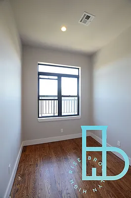 Rented by Miron Realty Group | media 41