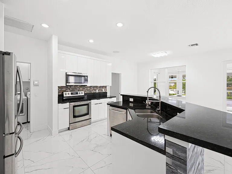 1209 Olympic Cir — Photo 15