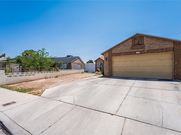 3rd image of 5589 Forsythe Dr
