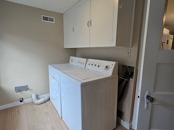 4th image of 833 S 112th St