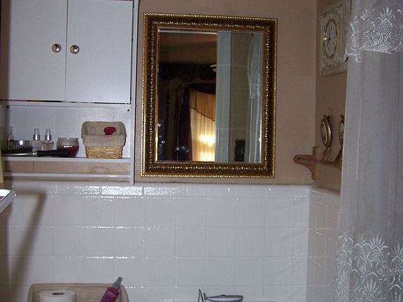 Master Bathroom-has full size shower