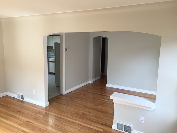 5th image of 1604 N Altadena Ave