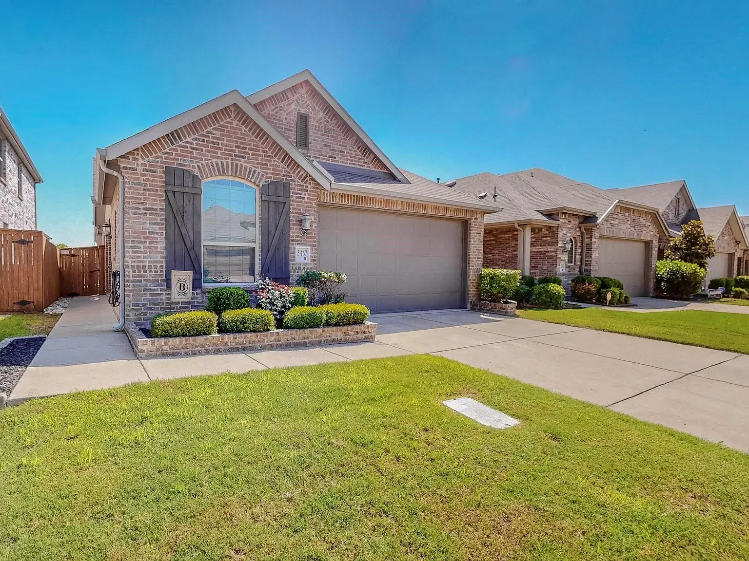 3 bed, 1600 sqft, $2,100 — Photo 2