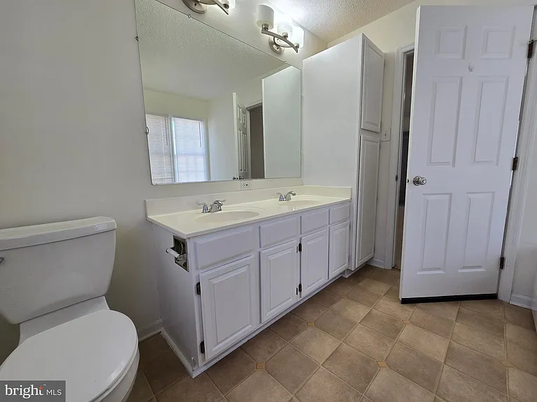 23 Lordship Ln — Photo 28