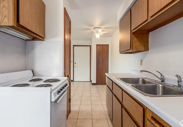 1138 E Walnut St #D — Photo 3