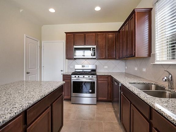 3rd image of 256 La Dera Dr