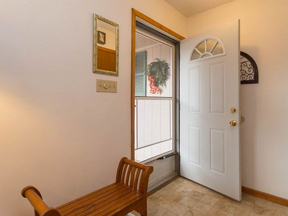 3rd image of 413 E Woodridge Dr