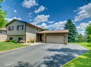 9236 Lakeside Trl, Champlin, MN 55316