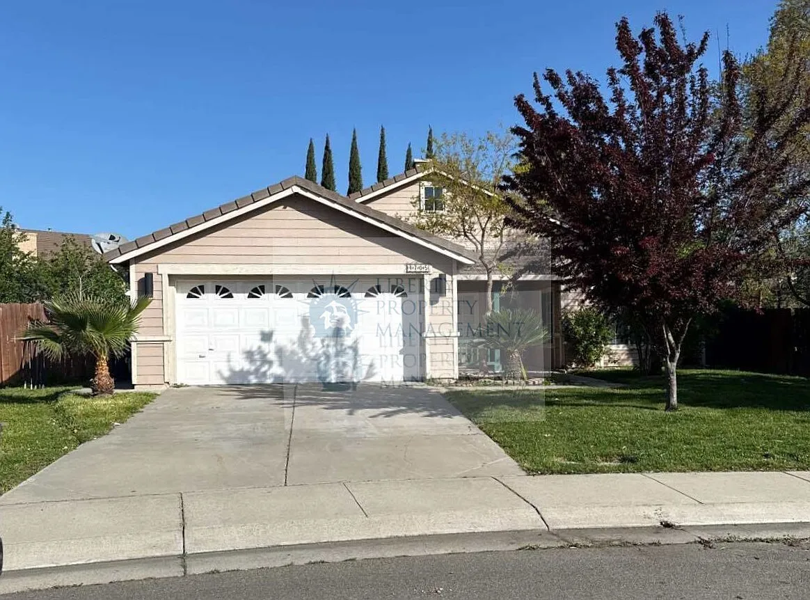 4 bed, 1836 sqft, $2,450 — Photo 1