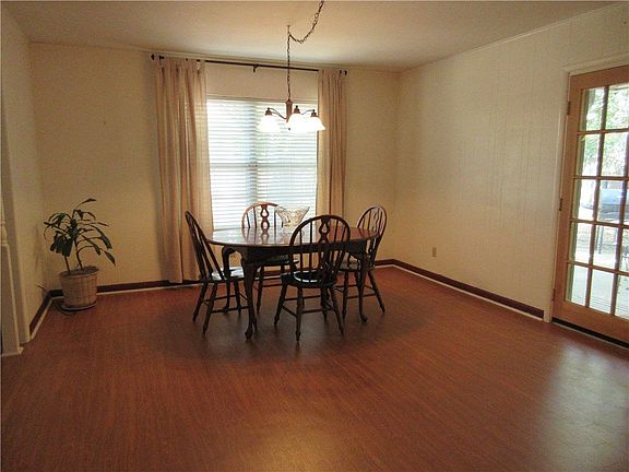4th image of 1710 Glenbrook Dr