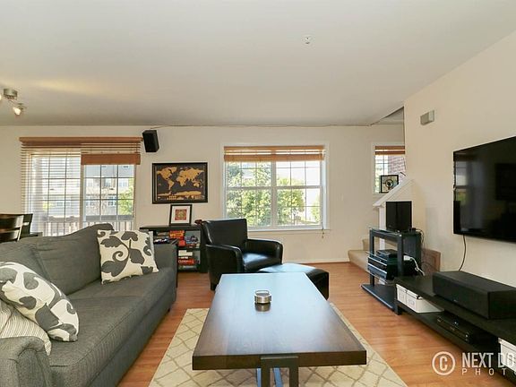 4th image of 2822 Barclay Way #61