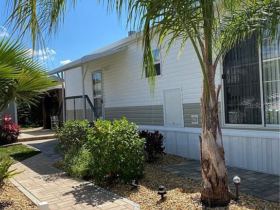 3rd image of 3279 NE 103rd Ave