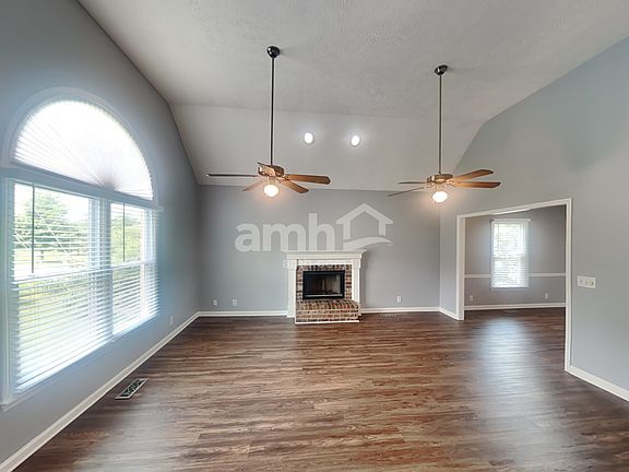 4th image of 203 Saint Pauls Ln