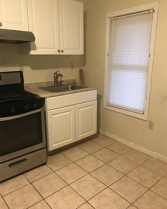 33 Wolcott St, Hartford, CT 06106 Zillow