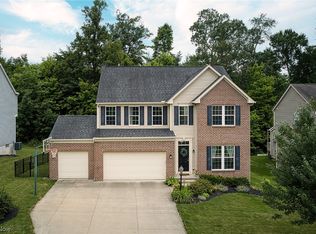 1054 Kings Cross Dr, Wadsworth, OH 44281