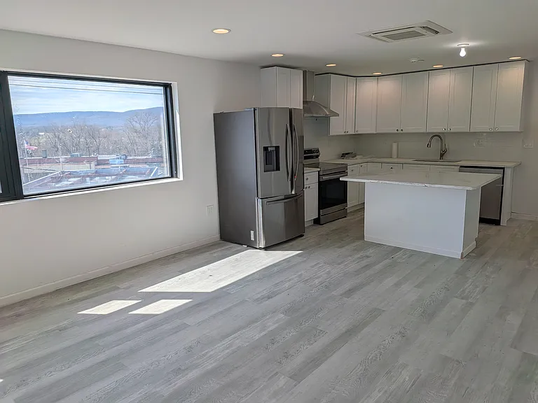 51 Main St #1 — Photo 8