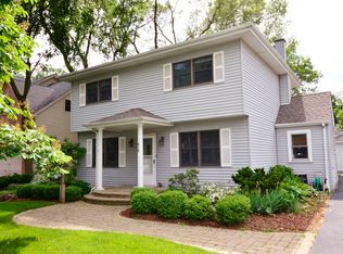 616 Glenshire Rd, Glenview, IL 60025