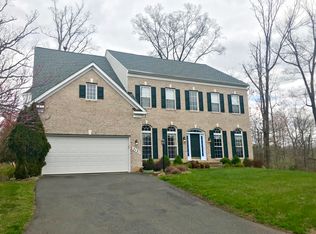 5121 Veronica Rd, Centreville, VA 20120
