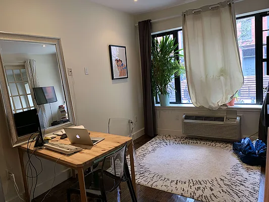 Rented by Smart City Real Estate LLC | media 11