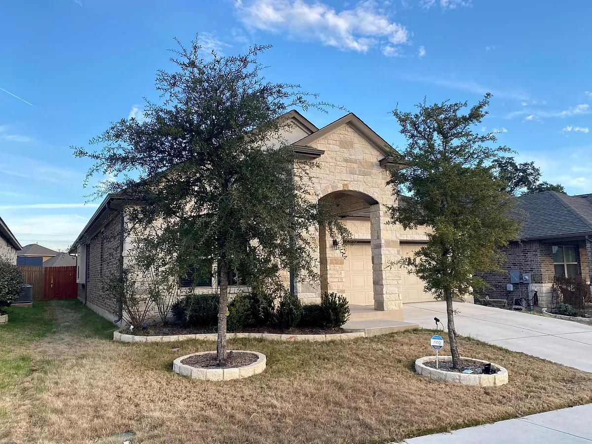 Building Photo - 2416 Lyla Ln