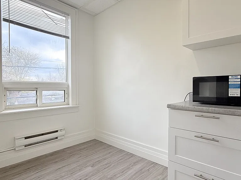 1495 Gladstone Ave #303 — Photo 2