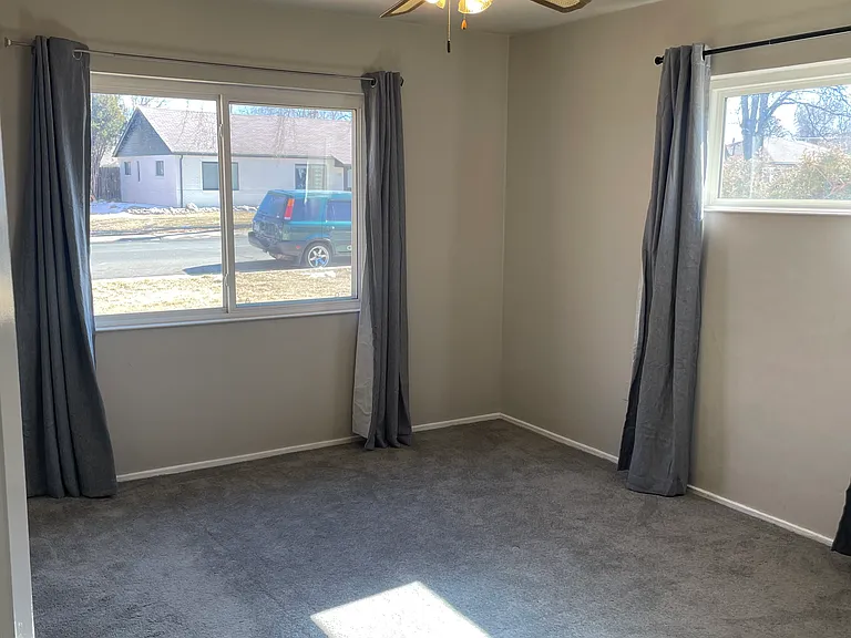1059 Racine St — Photo 10