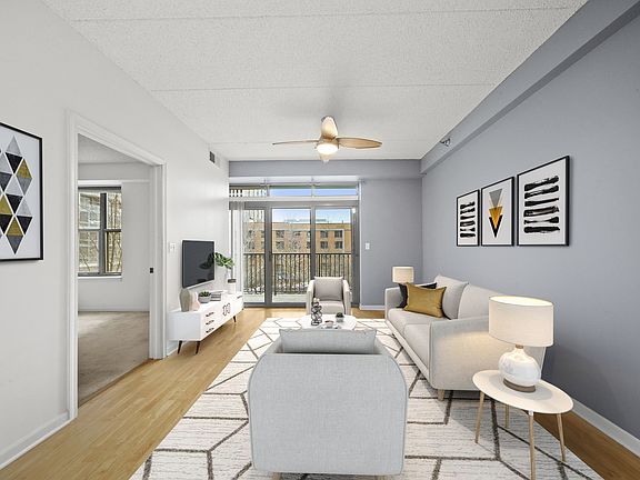 4th image of 1250 S Indiana Ave APT 915