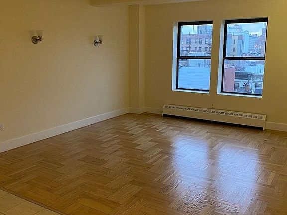 4th image of 147 W 79th St #D7
