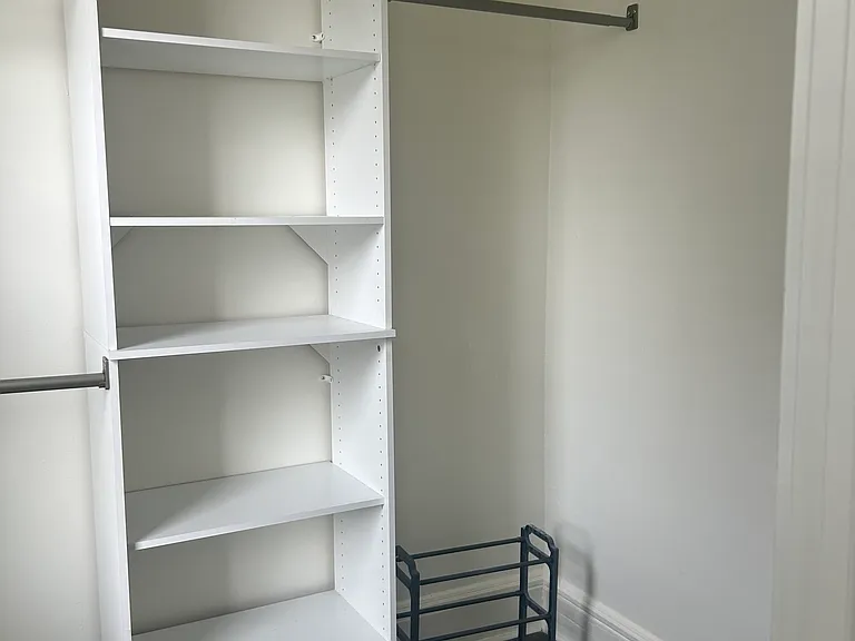 100 Winslow Pl — Photo 2