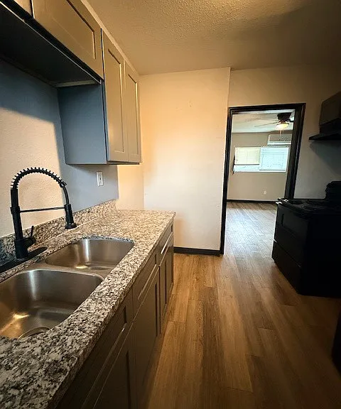 7210 Dahlia St — Photo 117