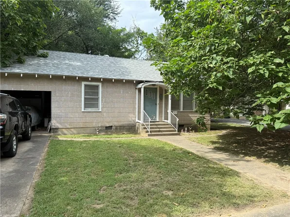 500 W Center Ave, Springdale, AR 72764
