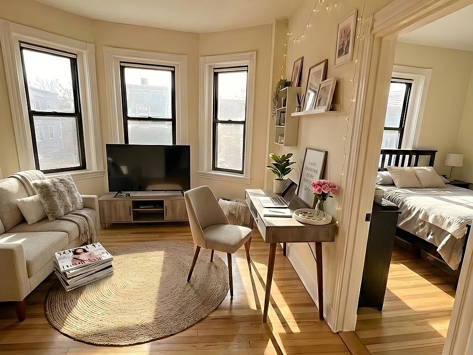 1st image of 2 Walbridge St #11