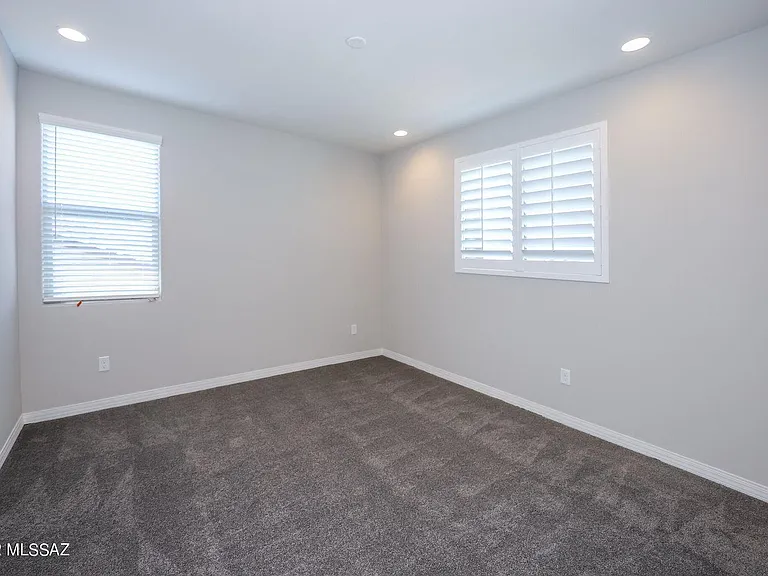 11846 N Silver Village Pl — Photo 33
